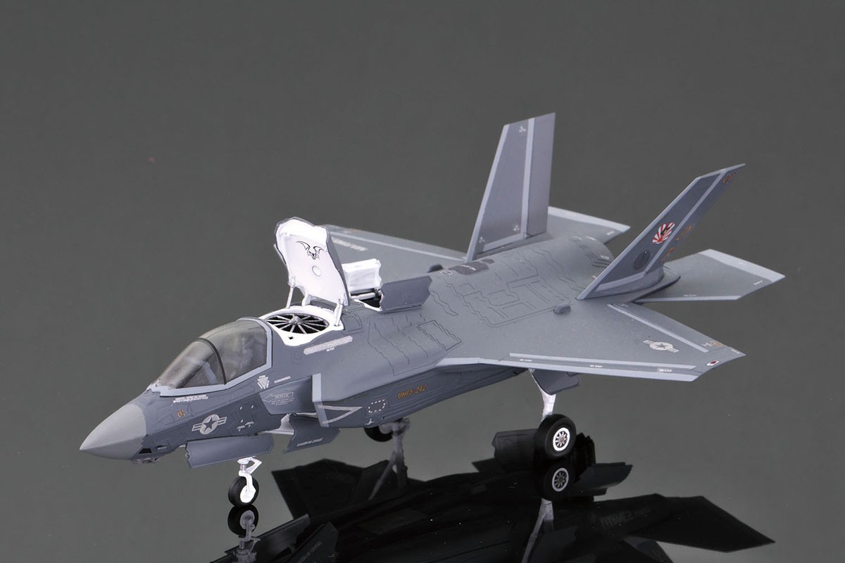 Platz USMC F-35B Lightning II Izumo/Kaga Landing Aircraft (Plastic model) image 2