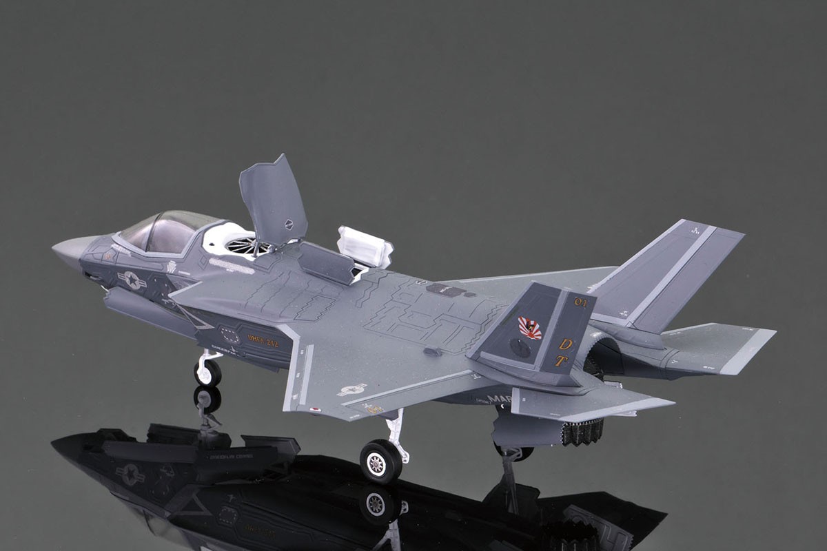 Platz USMC F-35B Lightning II Izumo/Kaga Landing Aircraft (Plastic model) image 3