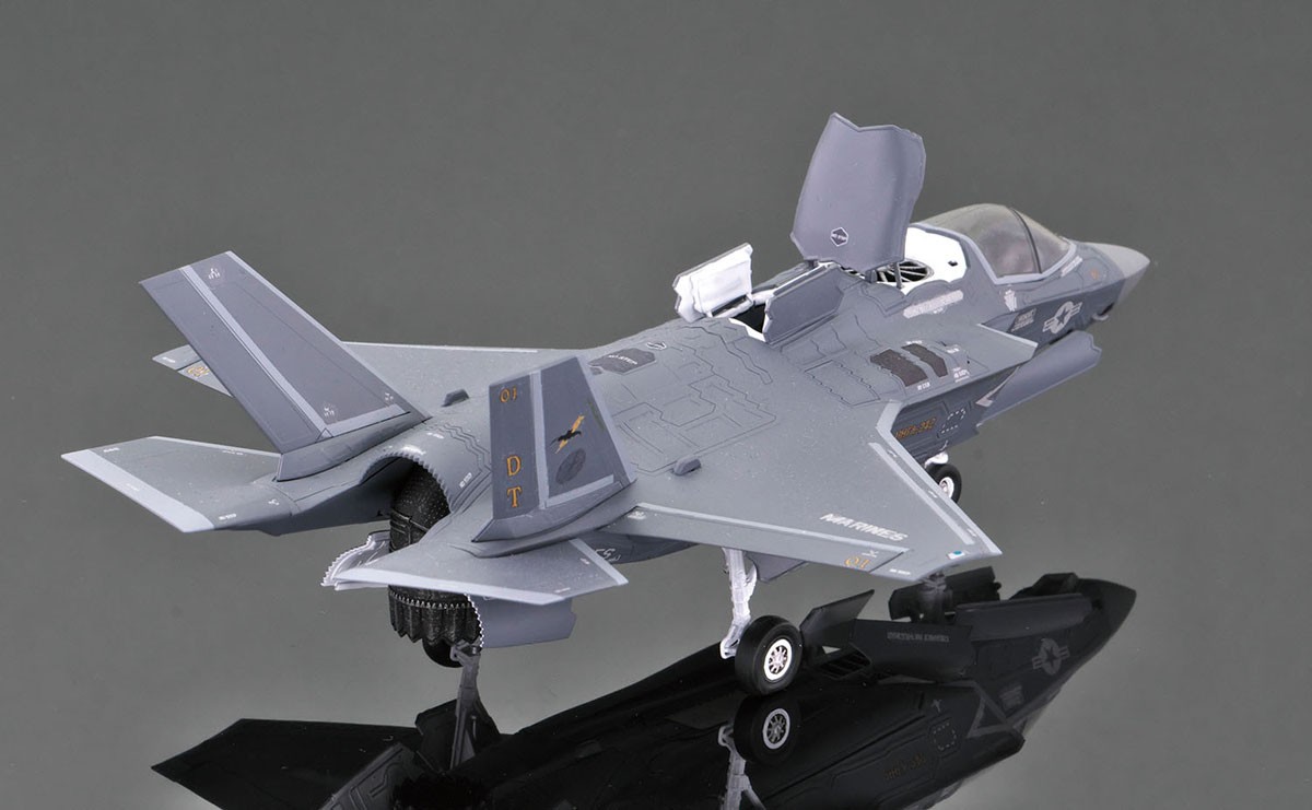 Platz USMC F-35B Lightning II Izumo/Kaga Landing Aircraft (Plastic model) image 5