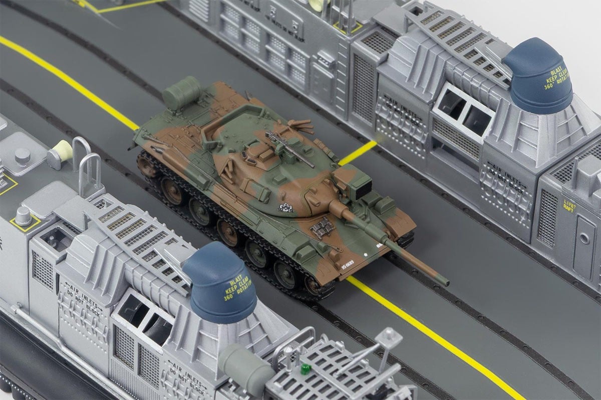 Pit-Road JMSDF Landing Craft Air Cushion Type No.1 w/JGSDF Type 74 Main Battle Tank (Set of 1) รูปภาพ 7