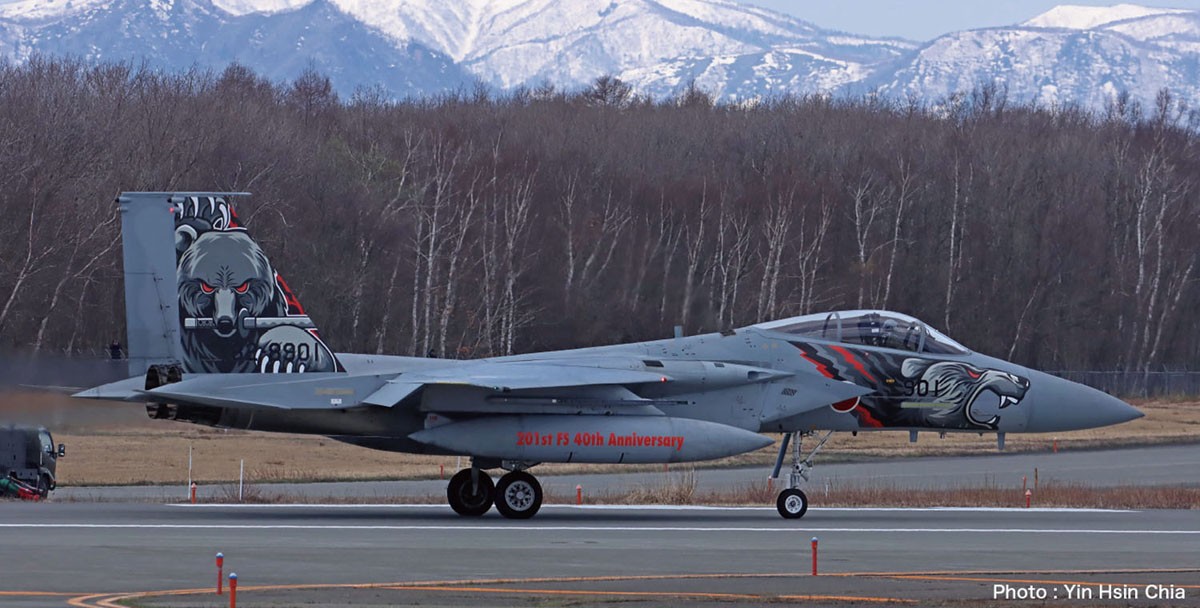 Platz 항공자위대 F-15J 이글 `201SQ 지토세 기지 40주년` 플라스틱 모델 이미지 3