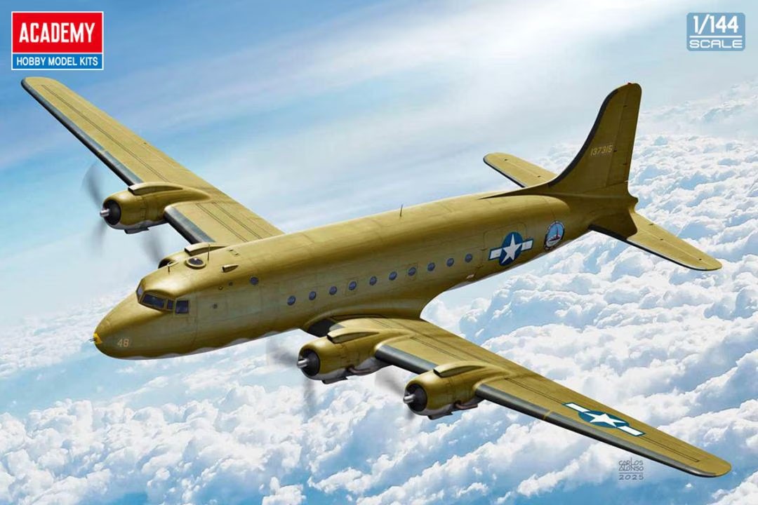 Academy C-54 Sky Master (Plastic model) image 3
