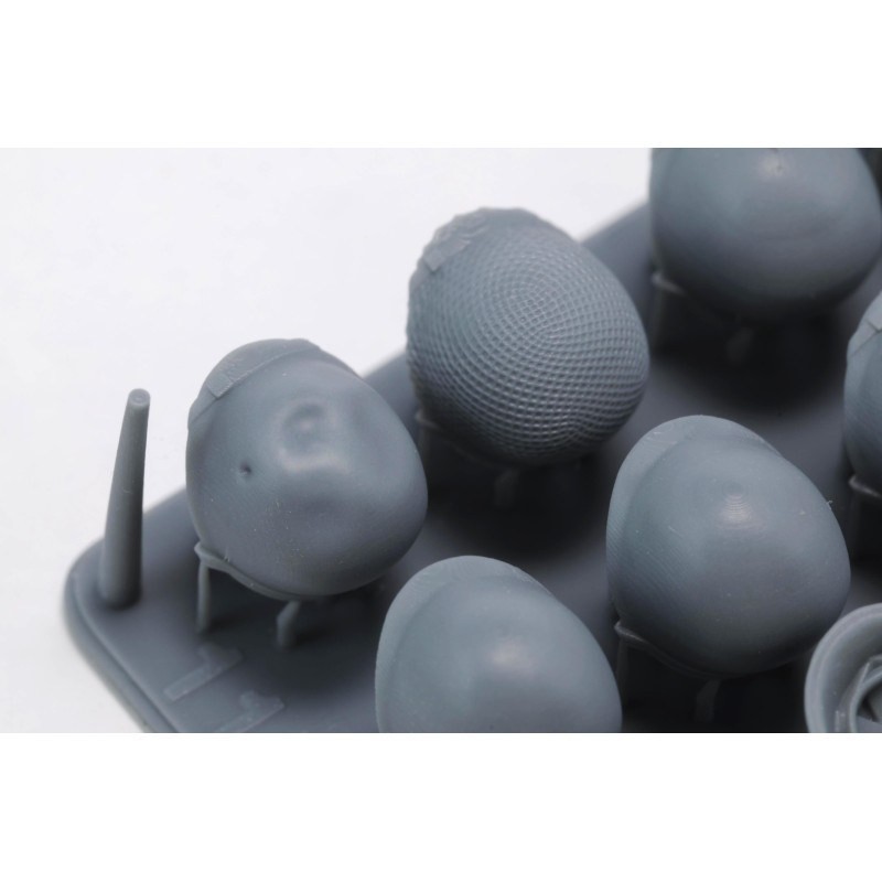 Royal Model U.S. Helmets Set (WWII) (12 pcs) (Plastic model) image 3