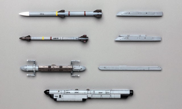 Hasegawa Aircraft Weapons VIII U.S. AAM & Jamming Pod (Plastikmodell) Bild 3