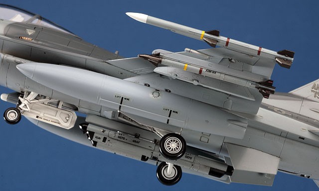 Hasegawa Aircraft Weapons VIII U.S. AAM & Jamming Pod (Plastikmodell) Bild 5