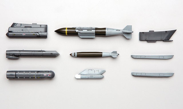Hasegawa Aircraft Weapons VIII U.S. Joint Direct Attack Munitions & Target Pods (Plastikmodell) Bild 3