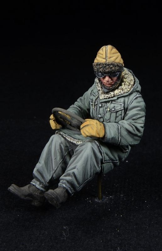 D-Day Miniatures Studio WSS Schwimmwagen Driver, Winter 1943-45 (for Tamiya) (Plastic model) image 3