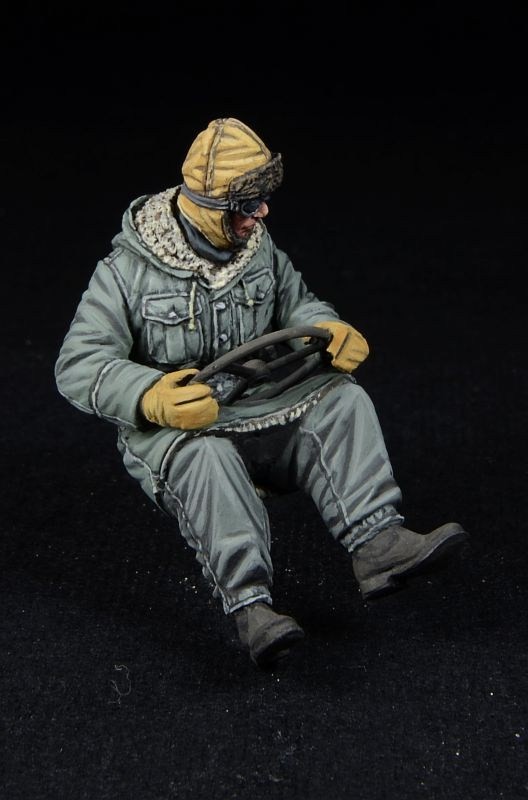 D-Day Miniatures Studio WSS Schwimmwagen Driver, Winter 1943-45 (for Tamiya) (Plastic model) image 4
