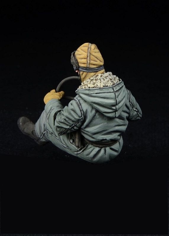 D-Day Miniatures Studio WSS Schwimmwagen Driver, Winter 1943-45 (for Tamiya) (Plastic model) image 5