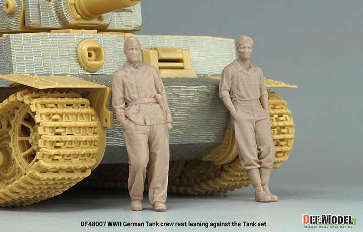 Def.Model WW2 독일군 전차병 전차에 기대어 휴식 세트 (2체 세트) (프라모델) 이미지 5