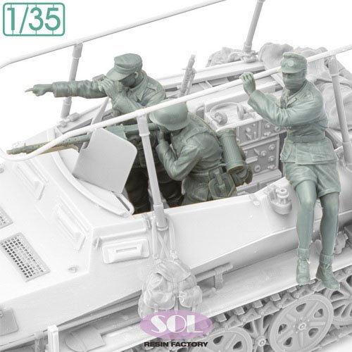 SOL Model WWII German Sd.kfz.250/3 Crew &amp; MG34 (Plastic model) รูปภาพ 3