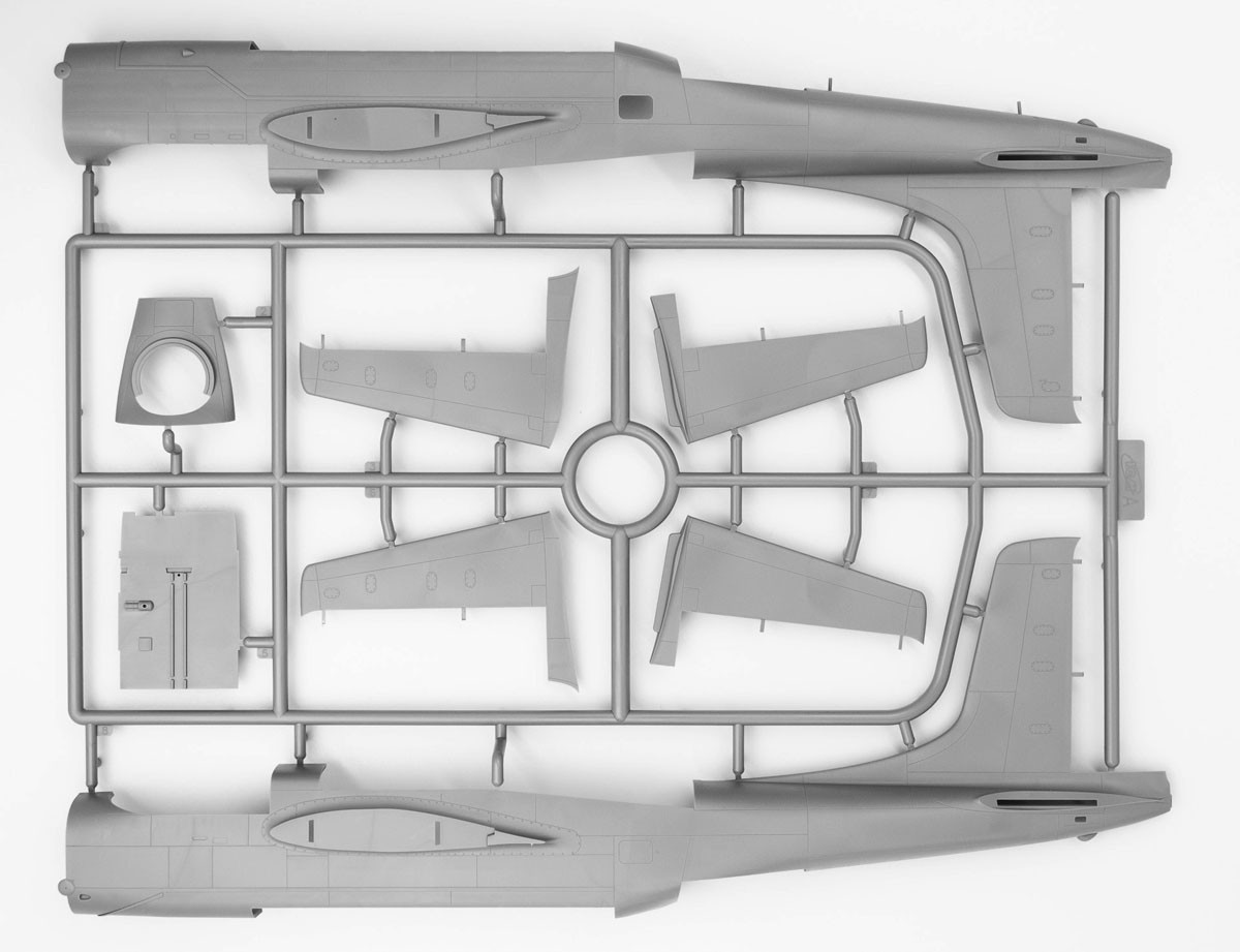 ICM `Dangerous Beauties of the Korean War` B-26 Invader (Set of 2) (Plastic model) image 6