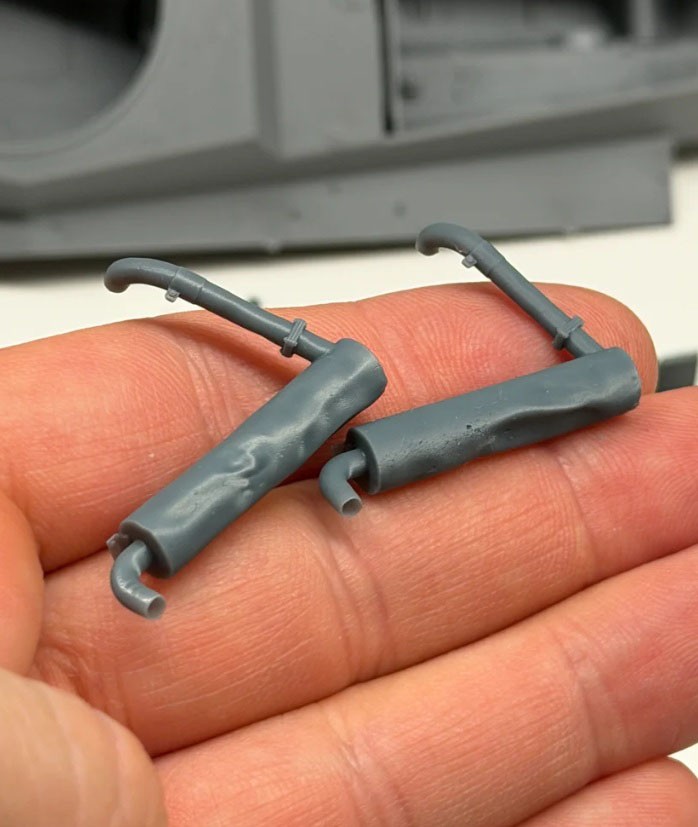 Rado Miniatures WWII Hetzer early exhaust srandard type factory new and dented (Set of 3) (for TAKOM) (Plastic model) รูปภาพ 6