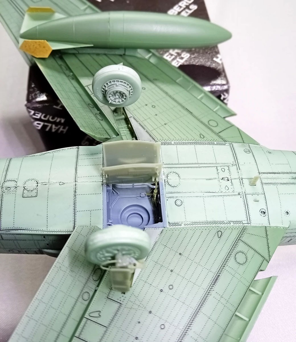 Halberd Models North American F-86H Sabre `HOG` (Plastic model) gambar 5