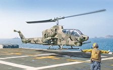 Italeri 미 해군 AH-1T 씨코브라 (프라모델)