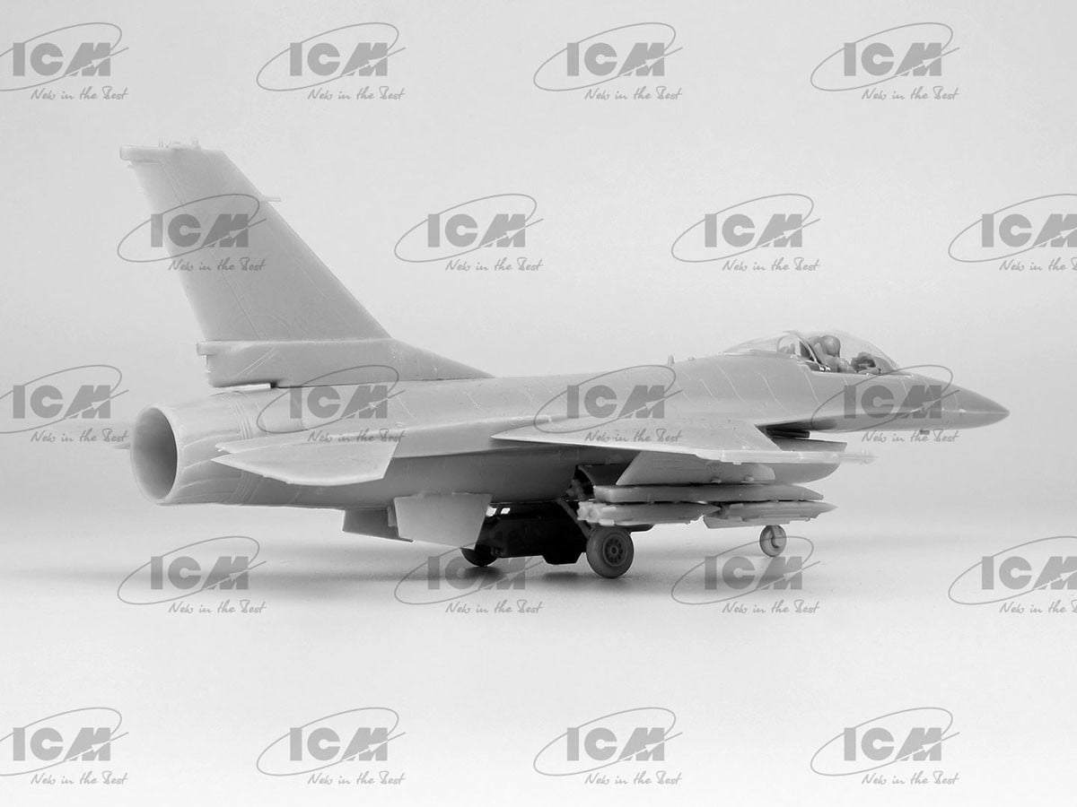 ICM F-16AM with GBU-39 Ukrainian Air Force (Plastic model) รูปภาพ 4