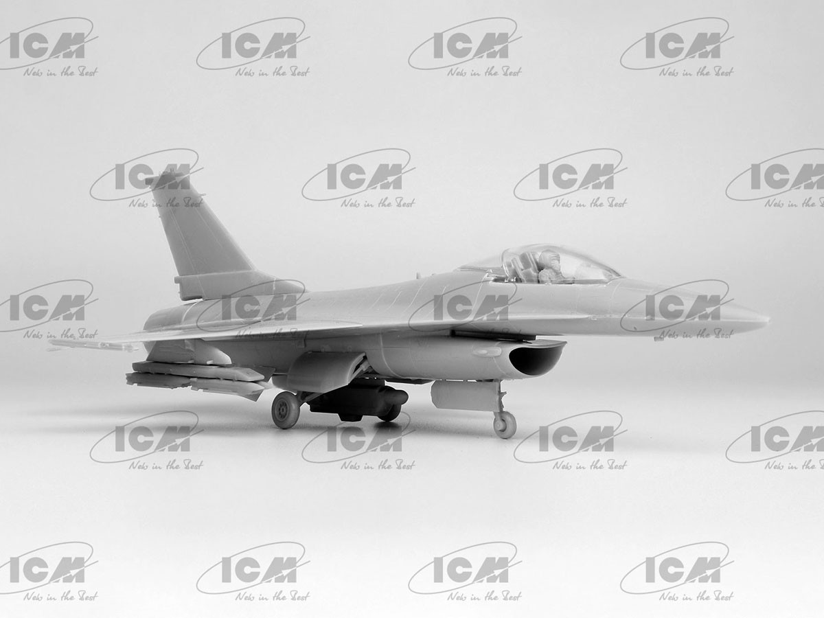 ICM F-16AM with GBU-39 Ukrainian Air Force (Plastic model) รูปภาพ 5
