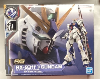 Bandai Spirits RG Mobile Suit Gundam: Char's Counterattack RX-93ff ν (Nu) Gundam 1/144