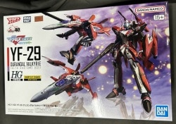 Bandai HG YF-29 Durandal Valkyrie ( Alto Saotome model)