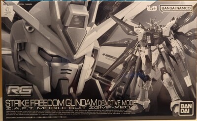 Bandai RG 1/144 Bandai Namco version Strike Freedom Gundam Deactive Mode gambar 1