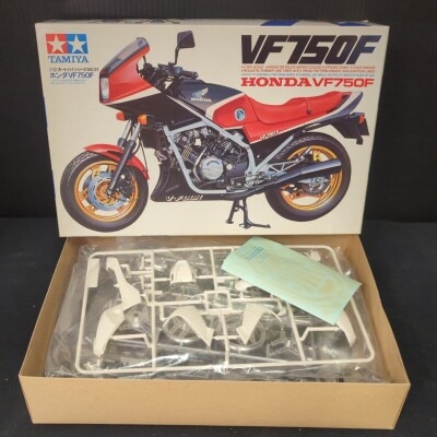 타미야 1/12 모터사이클 시리즈 혼다 VF750F NO.21 이미지 1