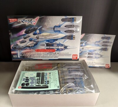 Bandai 1/72 scale VF-31J Siegfried (Hayate Immelman) Super Pack