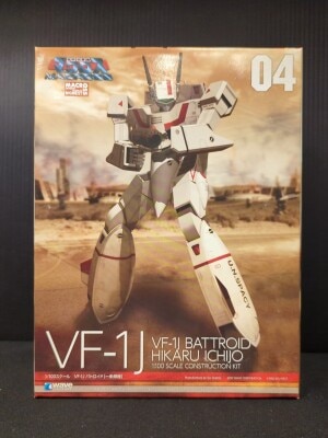 WAVE 1/100 VF-1J Battroid (Ichijo Hikaru's Machine) 4