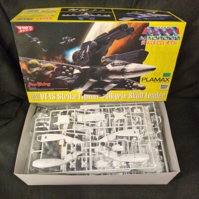 Max Factory PLAMAX VF1S Strike Fighter Valkyrie Skull Leader image 1