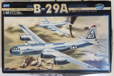 Crown Model 1/144 B4 America Army Bomber B-29A Superfortress 454