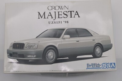 Aoshima 1/24 The Model Car Toyota UZS151 Crown Majesta C Type '98 151 imagen 1