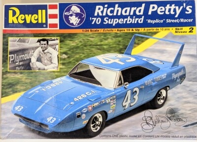 Revell 1/24 Richard Petty's '70 Sperbird Replica Street/Racer 852360