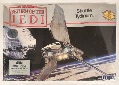 MPC/ERTL MODEL KIT SHUTTLE TYDIRIUM 8735