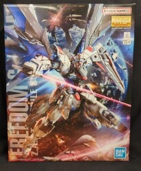 Bandai Spirits MG 1/100 Bandai Namco version Mobile Suit Gundam Seed Freedom Gundam Ver.2.0/15+ (indicated) รูปภาพ 1