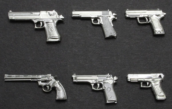 Platz 1/12 Realistic Weapon Series Handgun (6 Types) Silver Coating ver. Plastic Model Bild 1