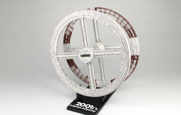 Moebius Models 1/2600 2001: 스페이스 오디세이 스페이스 스테이션 5 플라스틱 모델