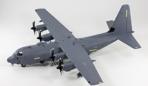 Great Wall Hobby 1/144 AC-130J Ghostrider Gunship Plastic Model Bild 1