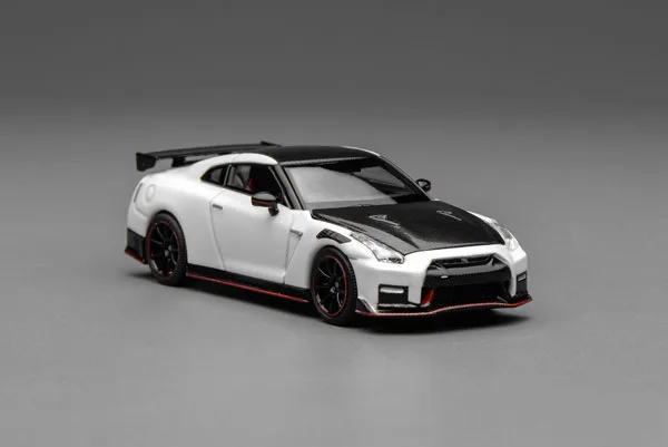 MOTORHELIX 1/64 Nissan GT-R NISMO (R35) Special Edition 2022 Brilliant White Pearl