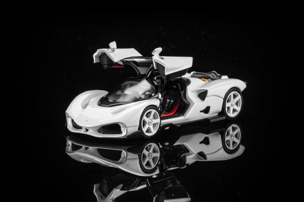 MOTORHELIX 1/64 Nilu Suzuka White