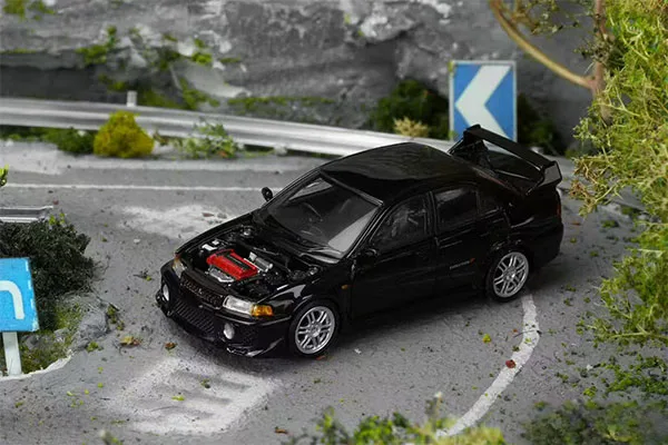 MOTORHELIX 1/64 Mitsubishi Lancer EVOLUTION V GSR Pyrenees Black Pearl