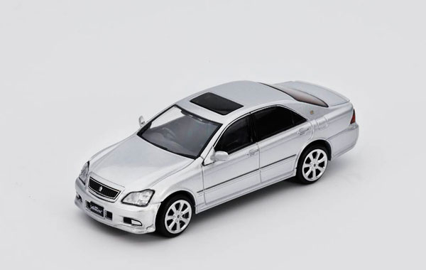 DIECASTTEAM 1/64 Toyota Crown Athlete (S180) 2005 (RHD) Silver Bild 1