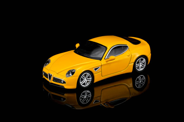 MOTORHELIX 1/64 Alfa Romeo 8C Competizione 2008 Giallo Mica Yellow 图片 1