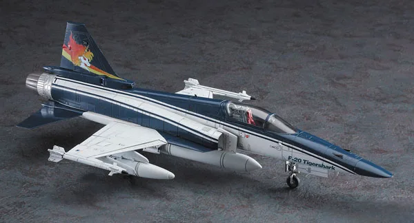 Hasegawa 1/48 "Area 88" F-20 Tigershark "Shin Kazama" Plastikmodell Bild 1