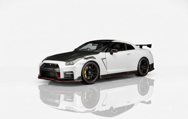MOTORHELIX 1/18 Nissan GT-R NISMO (R35) Special Edition 2022 Brilliant White Pearl