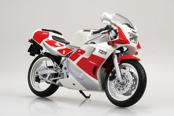 Skynet 1/12 Complete Motorcycle Model Yamaha TZR250 '89 Silky White/Fine Red