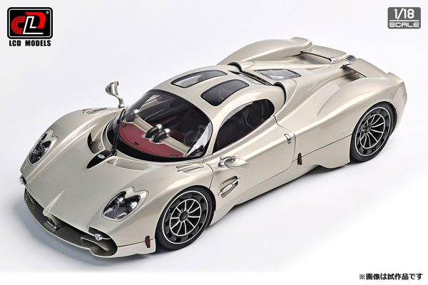 LCD MODEL 1/18 Pagani Utopia Rinascimento Lucido