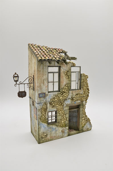 VG DioModels 1/35 Regular Diorama Base Abandoned House Bild 1