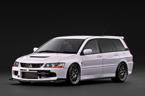 Ignition Model 1/18 미쓰비시 랜서 에볼루션 왜건 MR (CT9W) 화이트