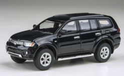 PARA64 1/64 Mitsubishi Pajero Sports 2014 Pyrenees Black RHD
