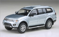 PARA64 1/64 Mitsubishi Pajero Sports 2014 Cool Silver Metallic RHD
