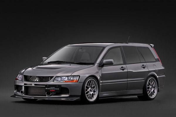 Ignition Model 1/18 Mitsubishi Lancer Evolution Wagon MR (CT9W) Gun Metallic